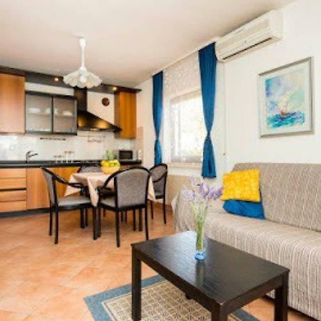 Apartment Maui Malinska Eksteriør bilde