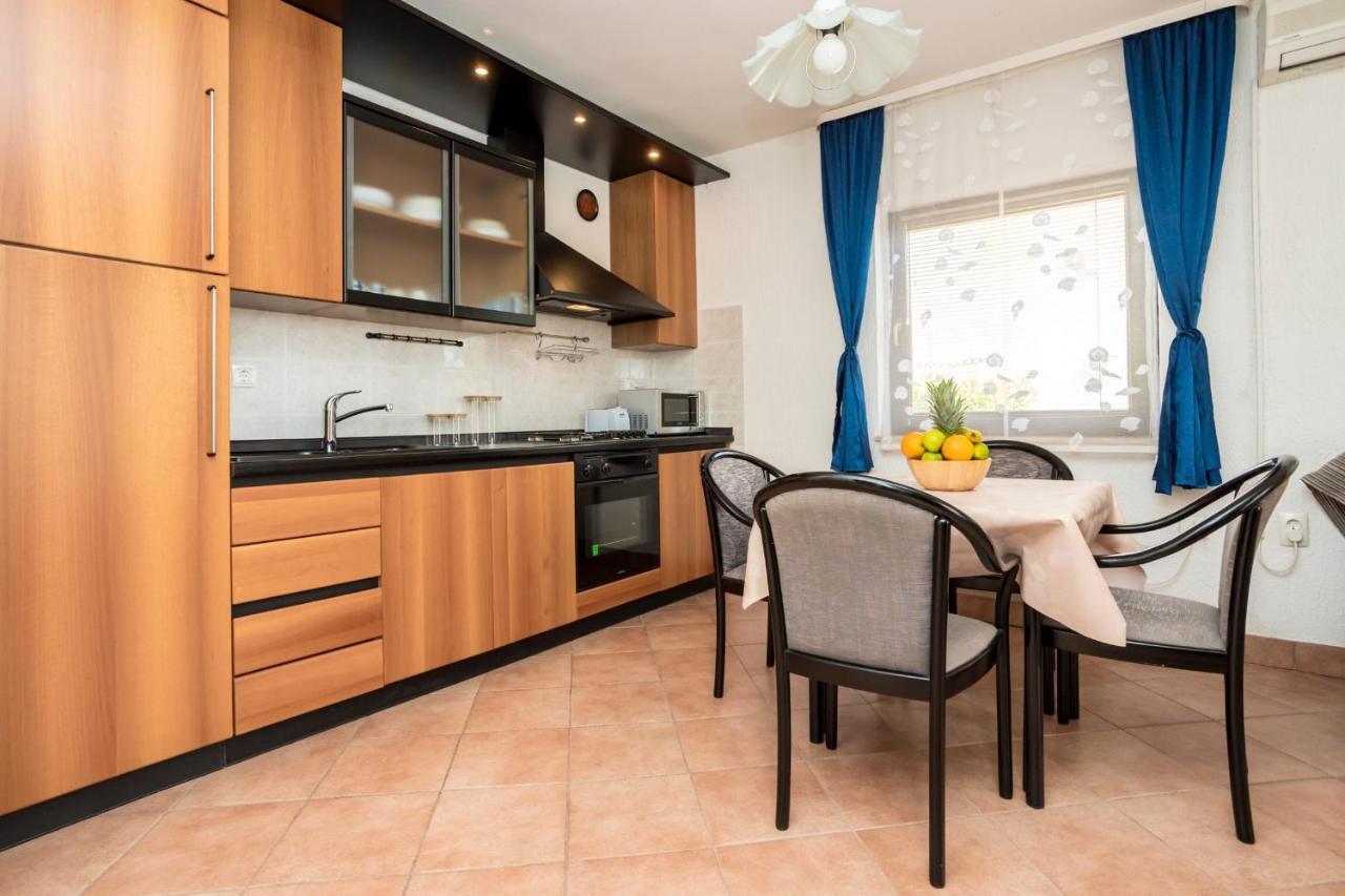 Apartment Maui Malinska Eksteriør bilde